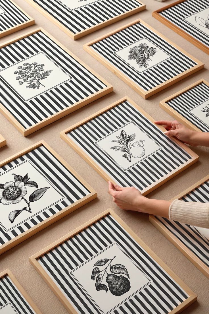 Split line 4k wall art frame / poster